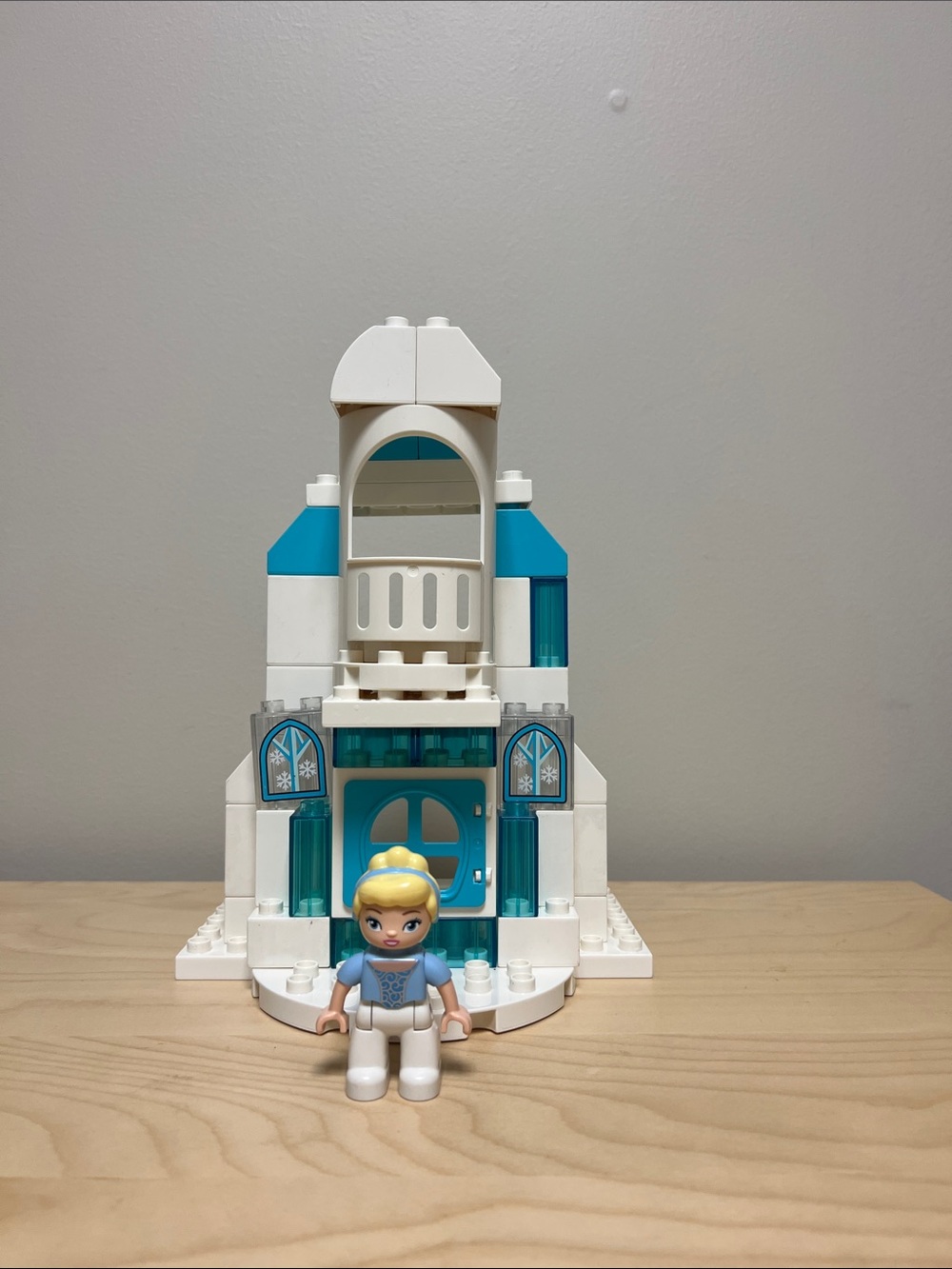 LEGO DUPLO Castle Playset with princess - Toddler and Preschool Toy